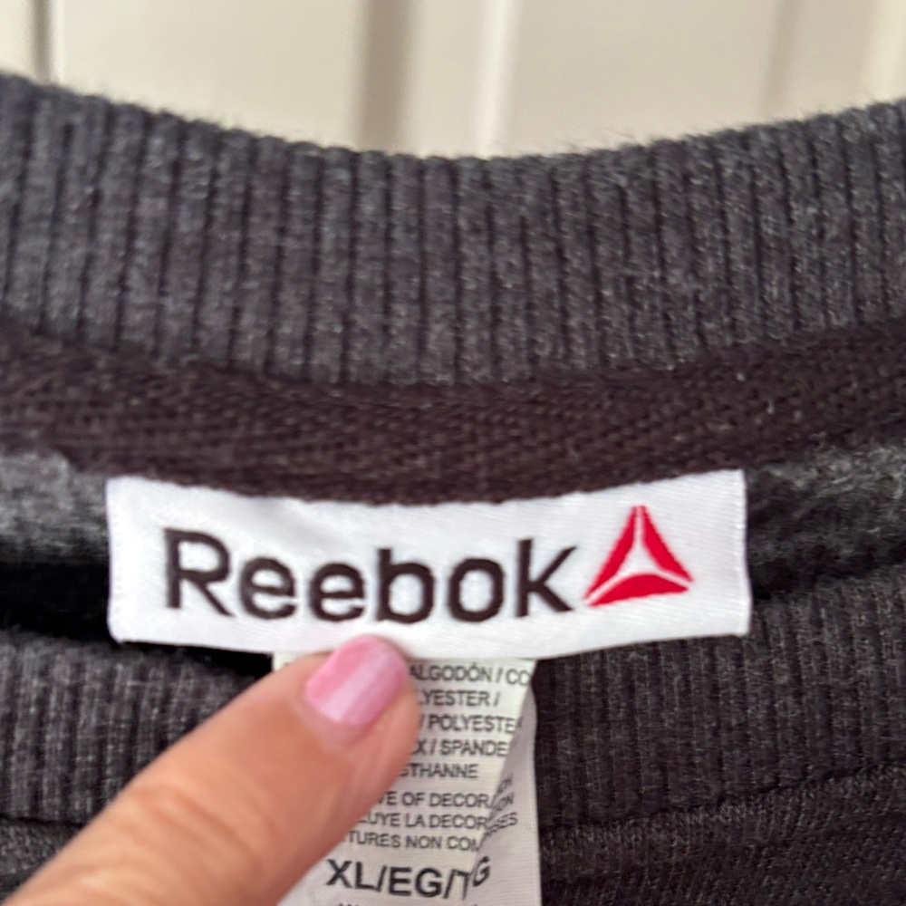 Reebok Dark Gray Sweatshirt. Soft and comfortable.  unisex - Picture 4 of 10